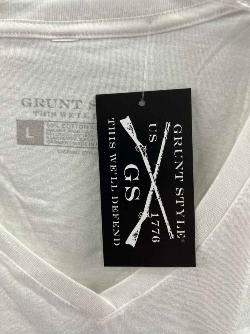 Grunt Style Freedom Vibes Women’s V-Neck T-Shirt Sz. L USA Patriotic Graphic - Picture 3 of 11